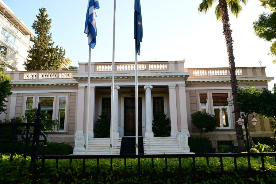 ΚΥΣΕΑ: Παρατάθηκαν οι θητείες των αρχηγών των Γενικών Επιτελείων Στρατού