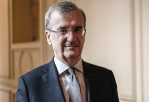 Βιλερουά: Πιθανές νέες μειώσεις επιτοκίων από την ΕΚΤ εντός 2025