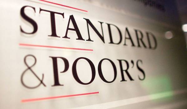 S&amp;P: Αναβάθμισε θετικά την προοπτική για το αξιόχρεο της Ελλάδας