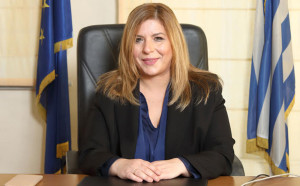 Συρεγγέλα: Στήριξη αδύναμων με τη φορολόγηση των υπερκερδών των διυλιστηρίων
