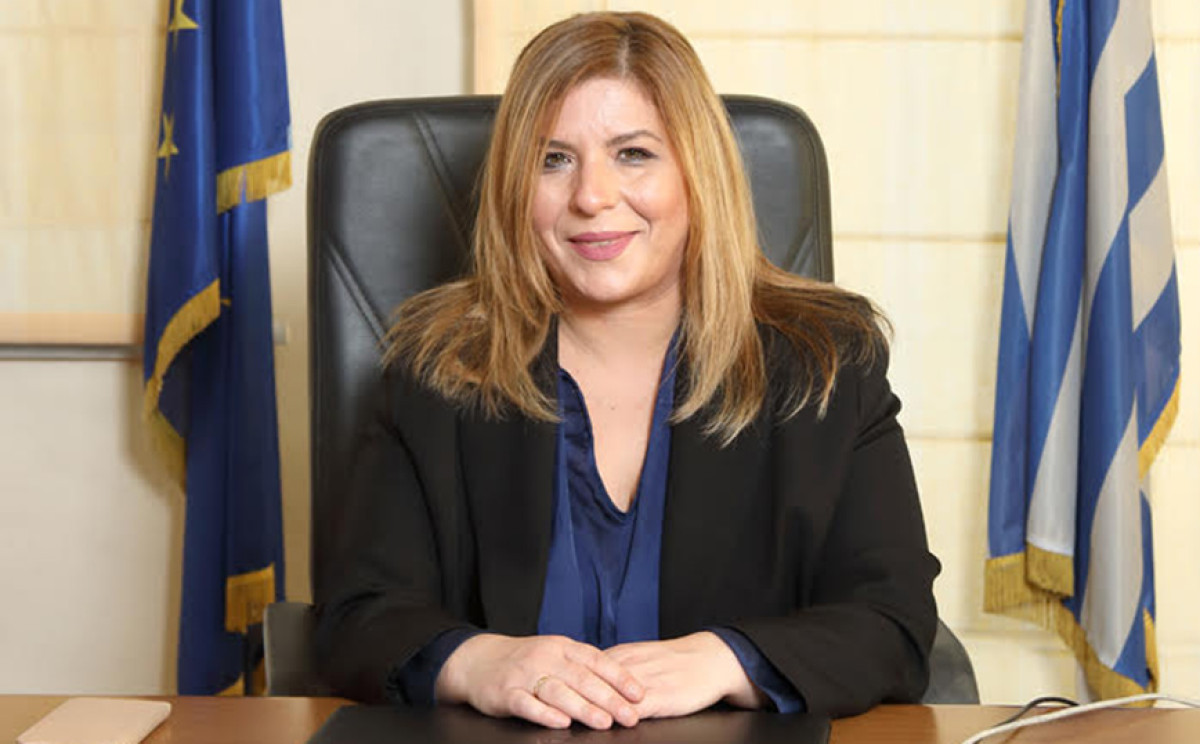 Συρεγγέλα: Στήριξη αδύναμων με τη φορολόγηση των υπερκερδών των διυλιστηρίων