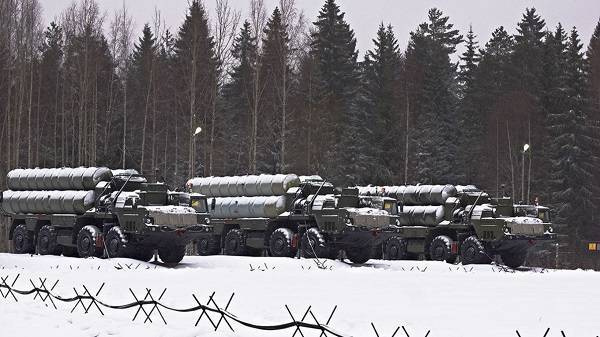Η Ρωσία εξοπλίζει με S-400 τη Λευκορωσία