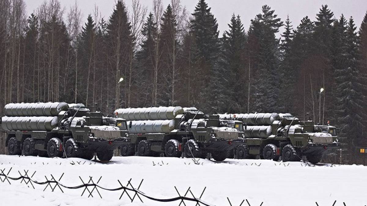 Η Ρωσία εξοπλίζει με S-400 τη Λευκορωσία