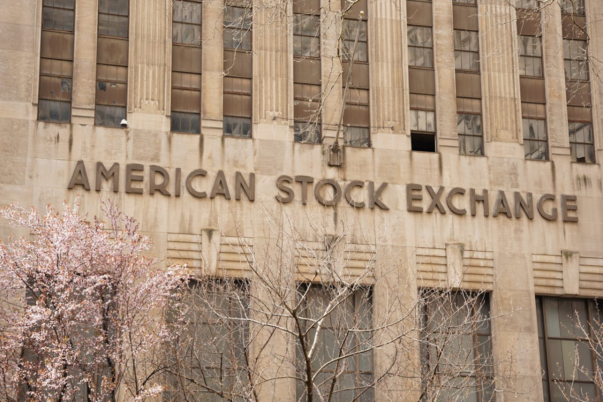 Wall Street: Στάση αναμονής ενόψει της απόφασης της Fed
