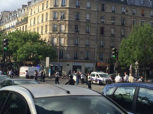 Αστυνομική επιχείρηση στο Παρίσι: 3 νεαροί απείλησαν να ανατινάξουν λεωφορείο