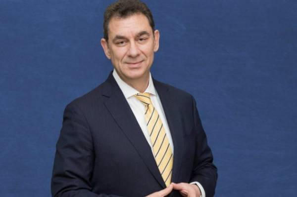 Μπουρλά: Θα ήθελα να κάνω πρώτος το εμβόλιο