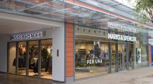 Marks & Spencer: Επενδύουν σε e-shop και τρόφιμα