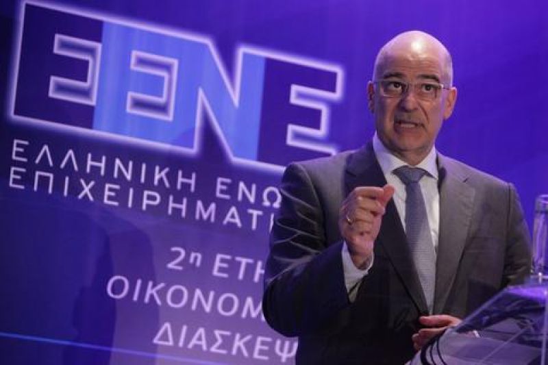 «Μπαλωθιές» Δένδια κατά τρόικας