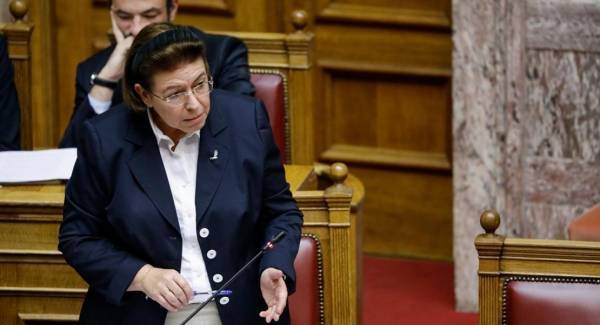 Τι αναφέρει η Μενδώνη για το ζήτημα διαχείρισης πνευματικών δικαιωμάτων