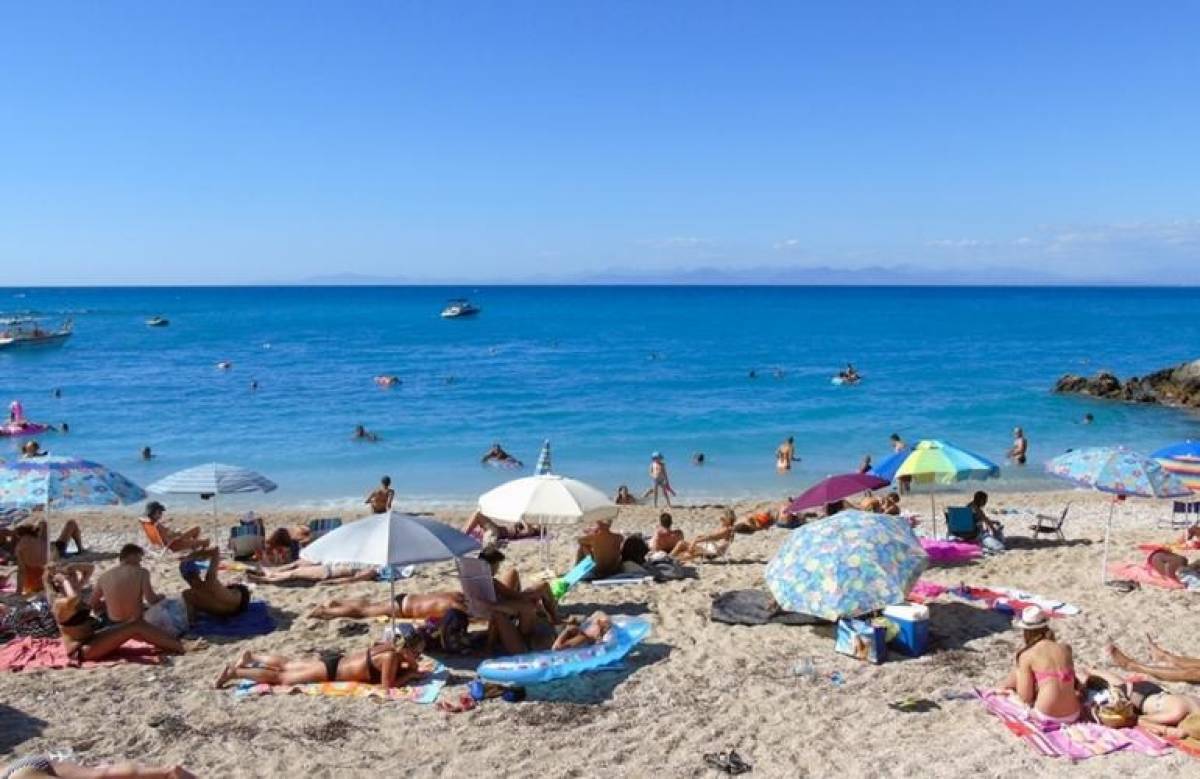 Ποιοι δικαιούνται «επιδοτούμενες» διακοπές με το πρόγραμμα Κοινωνικού Τουρισμού