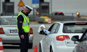 Τι περιλαμβάνουν τα έκτακτα μέτρα της Τροχαίας για τις γιορτές