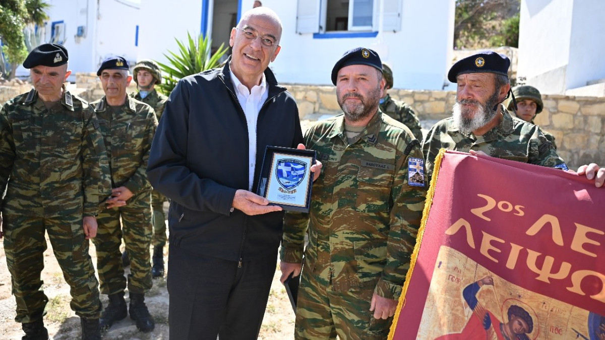 Δένδιας: Το παράδειγμα των εθνοφυλάκων οδηγός στην εκπαίδευση της εφεδρείας