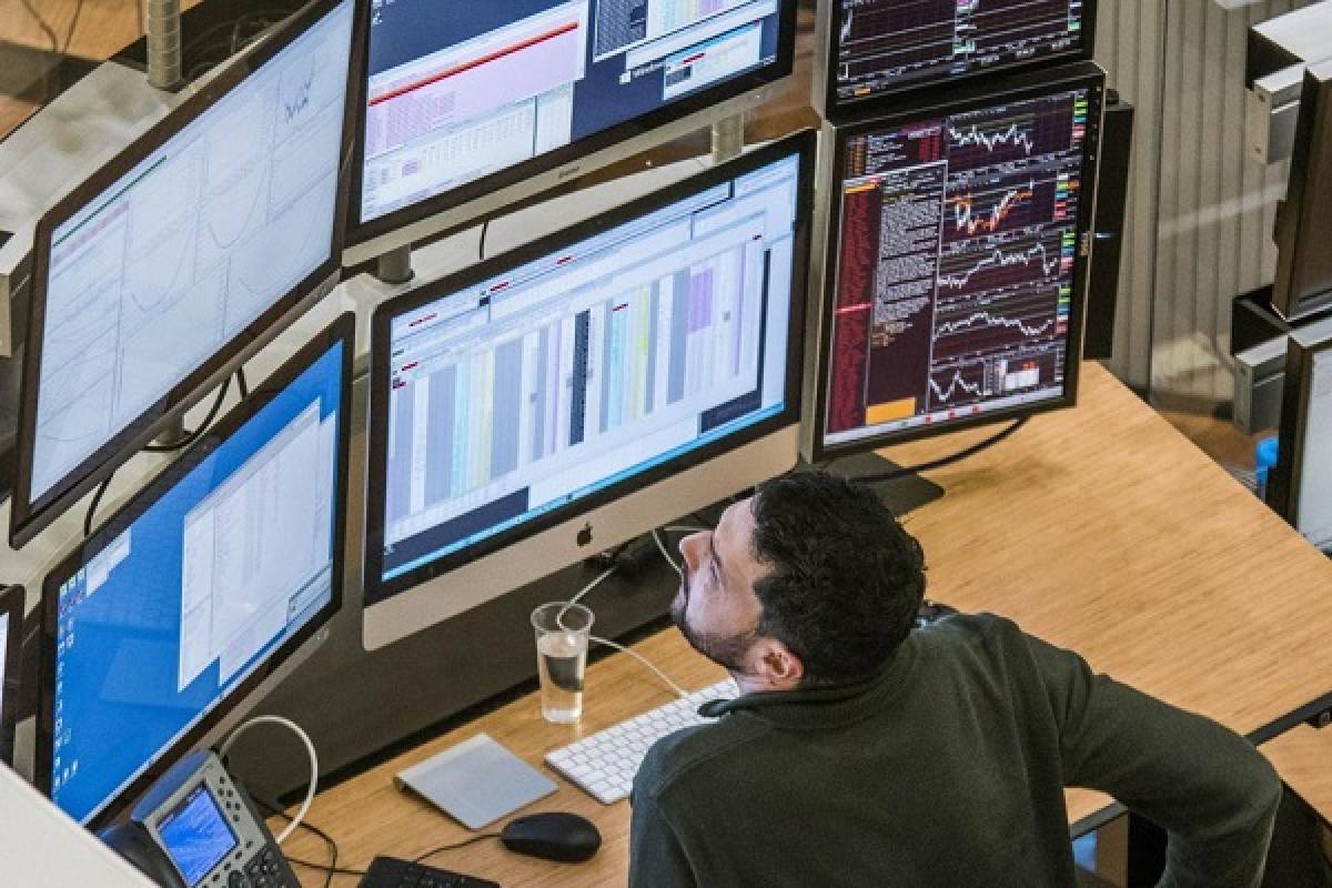 Ισχυρή μηνιαία πτώση στα ευρωπαϊκά χρηματιστήρια
