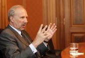 Νοβότνι (ΕΚΤ): Είναι νωρίς για να ανοίξει το θέμα νέου πακέτου στην Ελλάδα