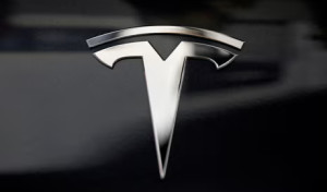 Tesla: Πτώση 13% στις παραδόσεις οχημάτων στο πρώτο τρίμηνο 2025