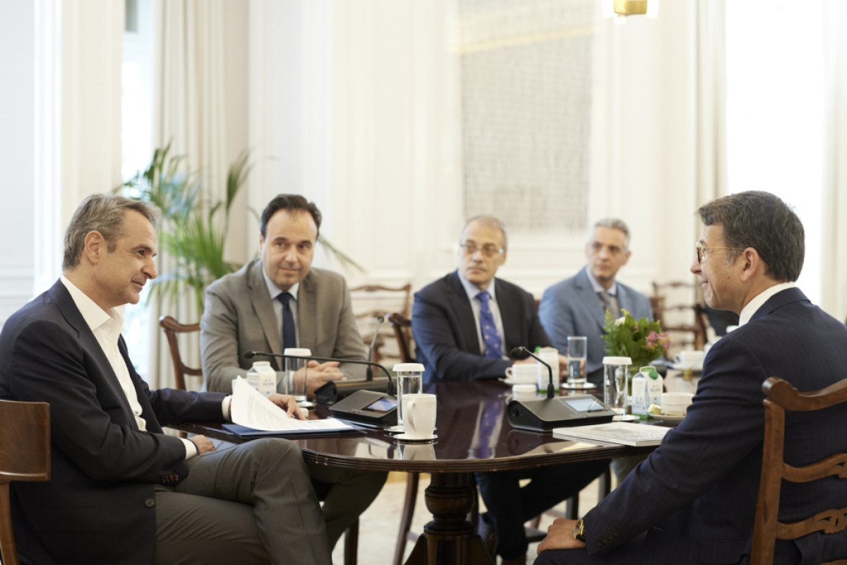 Συνάντηση Μητσοτάκη με τον Εκτελεστικό Αντιπρόεδρο CCO της Microsoft Τζάντσον Άλχοφ για τις επενδύσεις