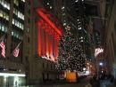 Απομακρύνθηκε από τα ρεκόρ η Wall Street...