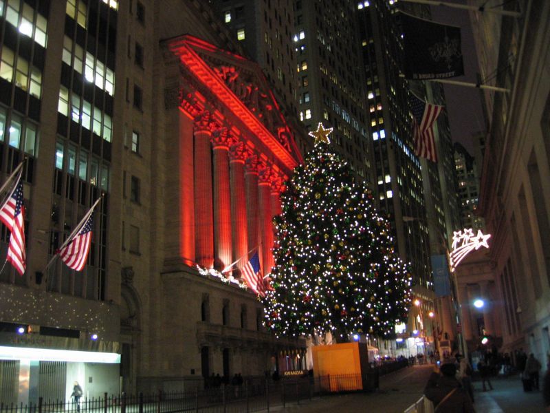 Απομακρύνθηκε από τα ρεκόρ η Wall Street...
