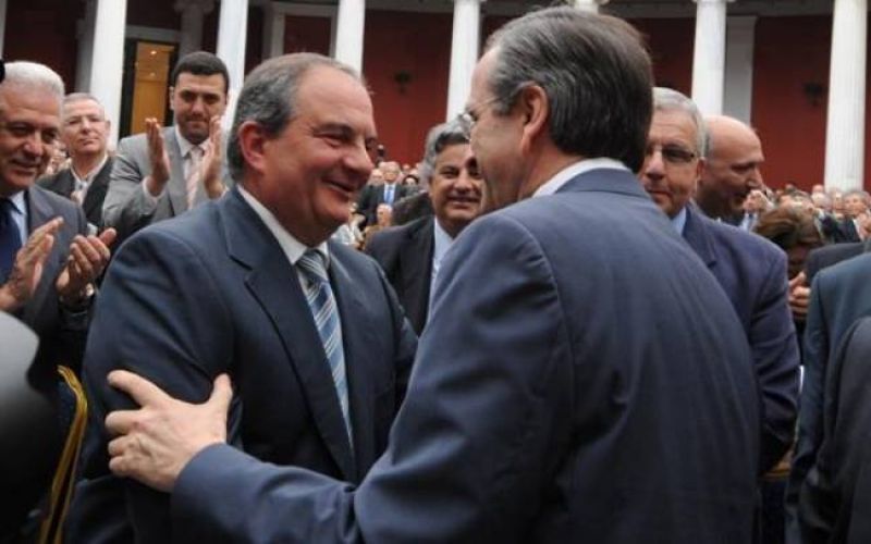 Ο Κ. Καραμανλής στην ομιλία του Αντ. Σαμαρά στη ΔΕΘ