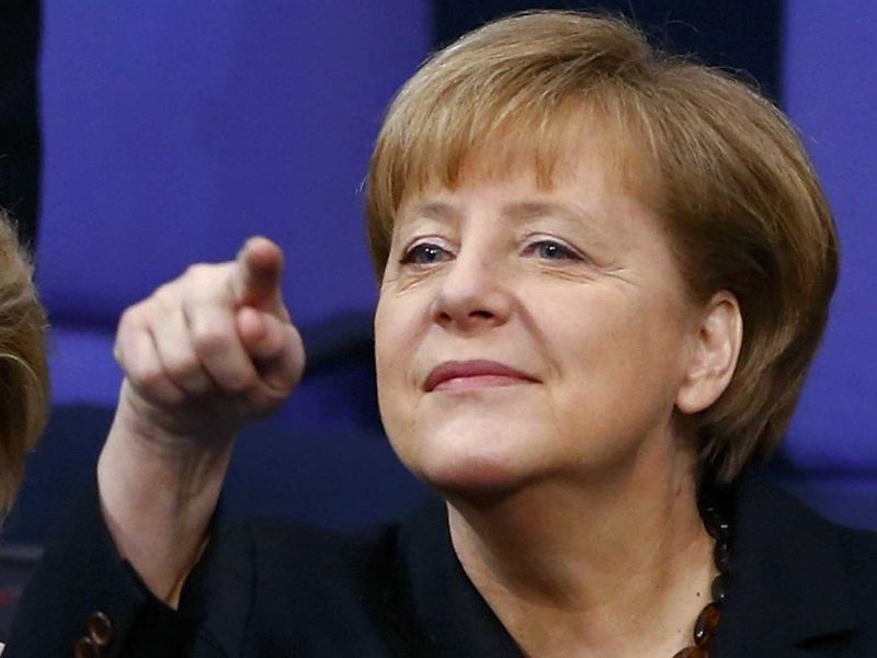 «Κεραυνοί» Handelsblatt: «Κυρία Μέρκελ, κινηθείτε!»