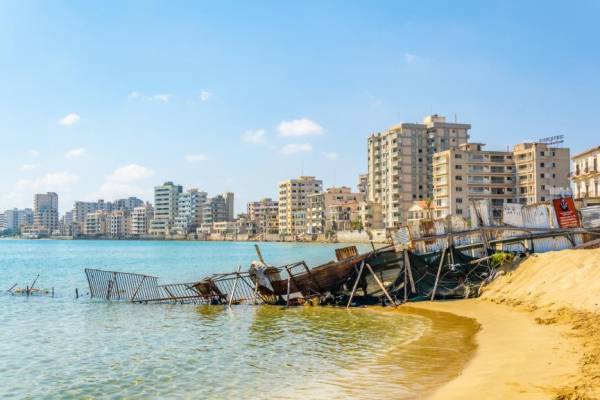 Το «φάντασμα» της Αμμοχώστου - Οδοιπορικό του Spiegel στα Βαρώσια