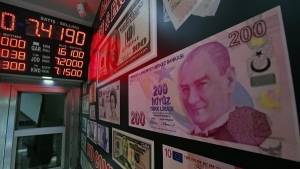 Υποβαθμίστηκε η τουρκική οικονομία από τη Moody's