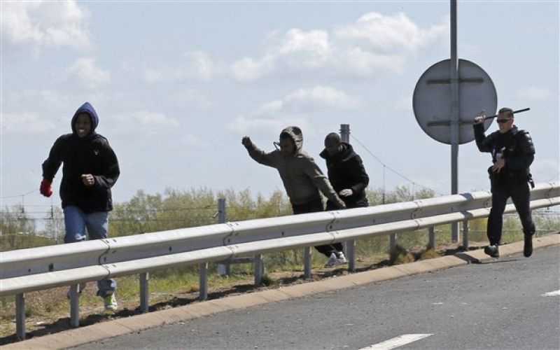 Γαλλία: Σοκάρει το βίντεο με αστυνομική βία κατά μεταναστών