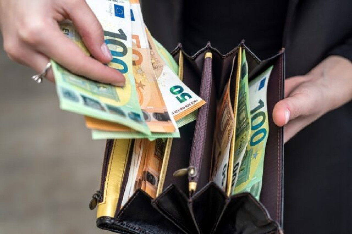 Αύριο Παρασκευή (29/3) ανακοινώνεται η νέα αύξηση στον κατώτατο μισθό
