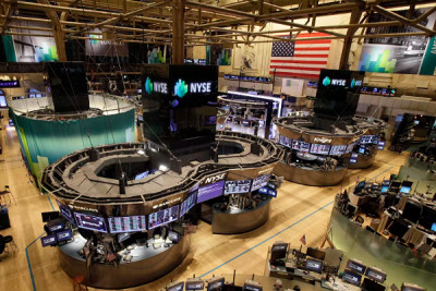 Wall Street: Ημερήσια «βουτιά», αλλά πέμπτη εβδομαδιαία άνοδος ο Nasdaq