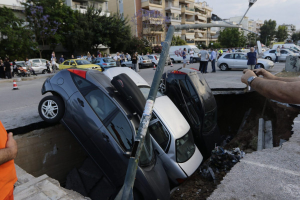 Ιλισός: Ξεκινούν τα έργα για την καθίζηση – Ανοίγει ξανά το πάρκινγκ δίπλα στον ΗΣΑΠ