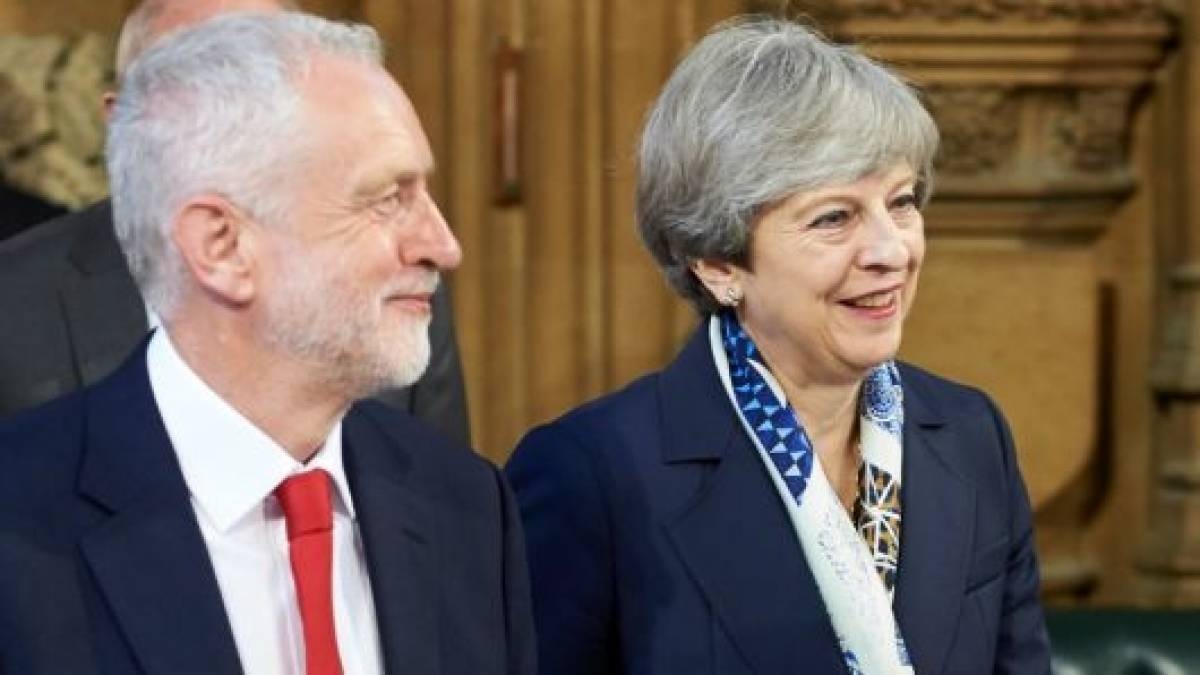 Brexit: Παραιτήθηκε υφυπουργός αντίθετος στη συνεργασία Μέι-Κόρμπιν