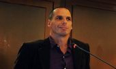 Βαρουφάκης: Αν δεν υποκύψουν, δεν θα μπορούμε να πληρώσουμε