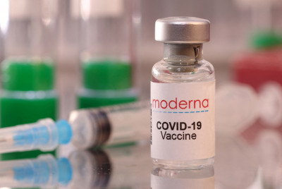 Moderna: Ισχυρή απόκριση το νέο εμβόλιο για τη μετάλλαξη Omicron
