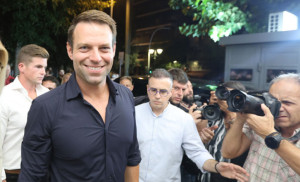O Στέφανος Κασσελάκης νέος πρόεδρος του ΣΥΡΙΖΑ- Αποθέωση στην Κουμουνδούρου