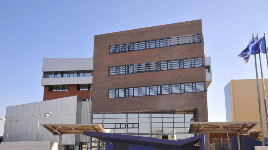 Ένοπλος επιχείρησε να μπει στη Διεύθυνση Εγκληματολογικών Ερευνών