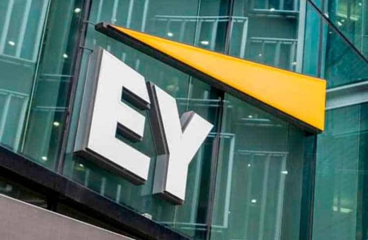 EY: Κίνδυνοι, αλλά και ευκαιρίες από εμπορικές και οικονομικές κυρώσεις
