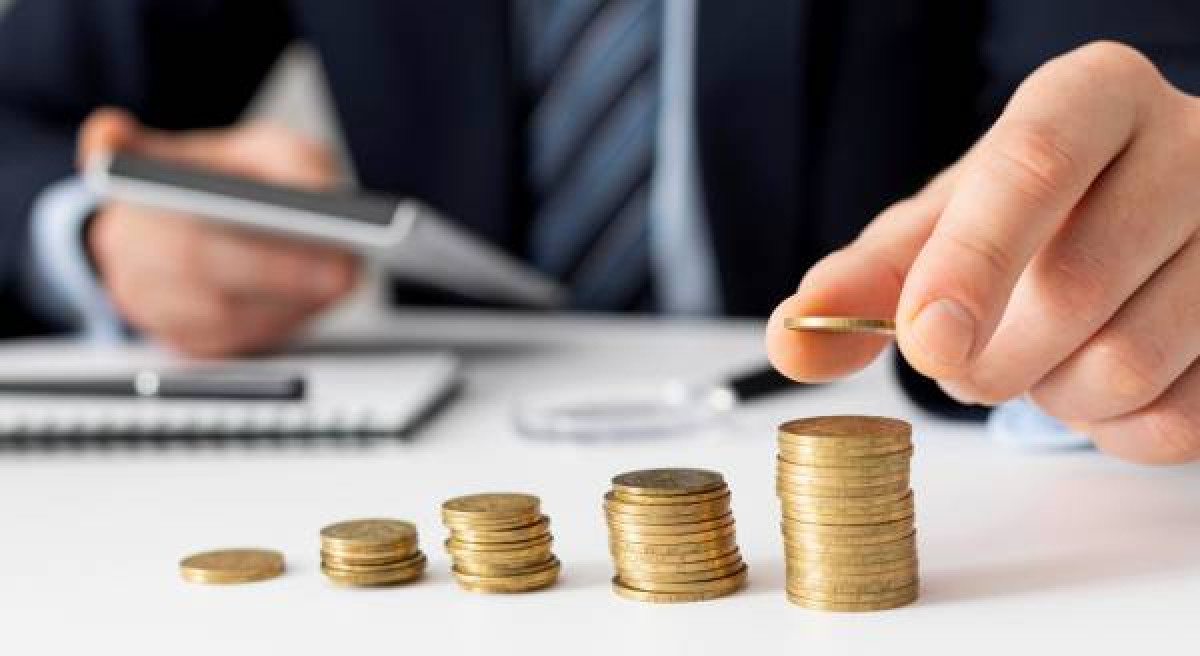 Απολαβές έως €800 είχε το 31% των εργαζομένων το 2023