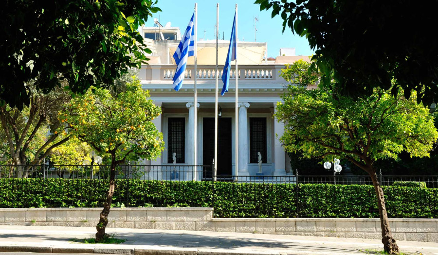 Συσκέψεις επί συσκέψεων και ο «μπιζιμποντισμός» της κυβέρνησης