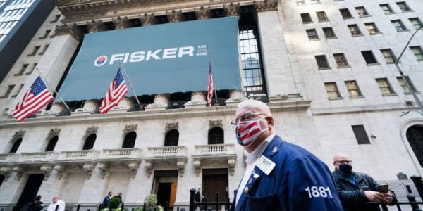 Με ιστορικά υψηλά έκλεισε την εβδομάδα η Wall Street