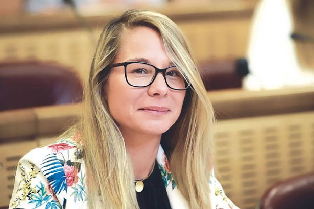 Κομισιόν: Κρύβουμε τα ονόματα εκείνων που υπέγραψαν για τα εμβόλια!