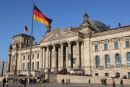Το Bερολίνο επιδιώκει γρήγορο συμβιβασμό για Deutsche Bank