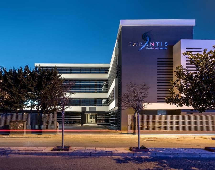 Η Estée Lauder εξαγοράζει επιπλέον ποσοστό θυγατρικής της Sarantis