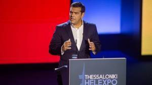 Τσίπρας: Μείωση ΦΠΑ, μη επιστρεπτέα προκαταβολή και εισόδημα έκτακτης ανάγκης