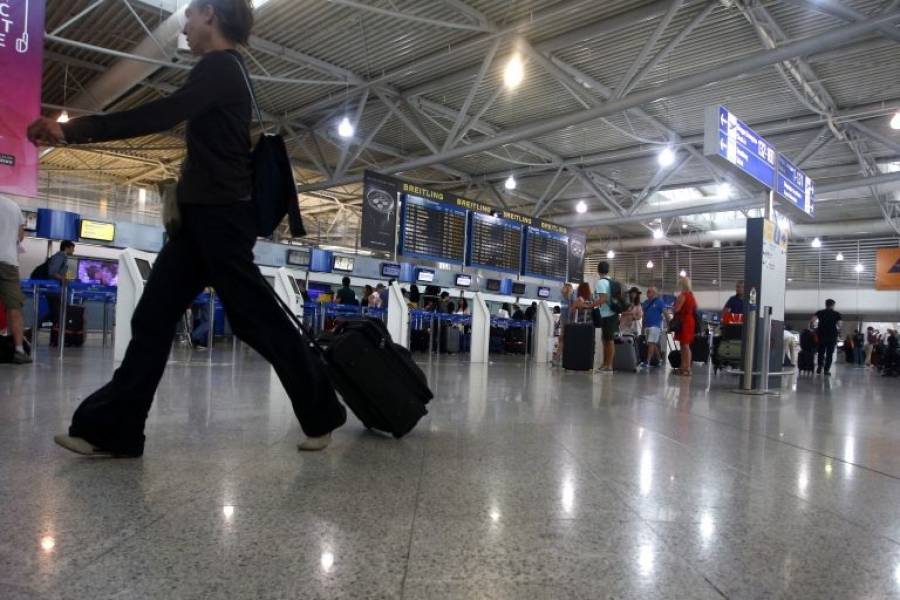 «Εξαφανίστηκαν» (μείωση 98,7%) οι ταξιδιωτικές εισπράξεις τον Απρίλιο