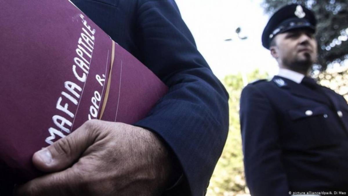 Ιταλία: 300 συλλήψεις για συμμετοχή στη μαφία- Εμπλέκονται πολιτικοί, αστυνομικοί