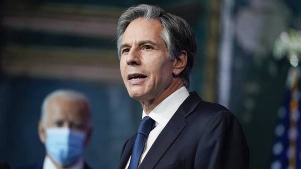 Μπλίνκεν: Να σεβαστεί τις δημοκρατικές αρχές ο πρόεδρος της Τυνησίας