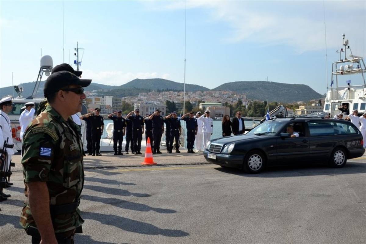 Συγκίνηση στην κηδεία του «ήρωα του Αιγαίου», Κυριάκου Παπαδόπουλου