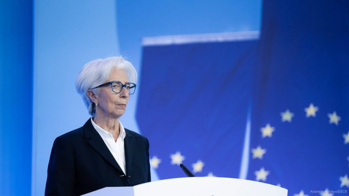 Λαγκάρντ: Αυξήσεις επιτοκίων για τον πληθωρισμό κι ας φέρουν ύφεση