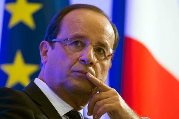 Περικοπή δημόσιων δαπανών και φοροελαφρύνσεις υποσχέθηκε να προωθήσει μέχρι το 2017 ο πρόεδρος Ολάντ- Αρνήθηκε να μιλήσει για την προσωπική του ζωή