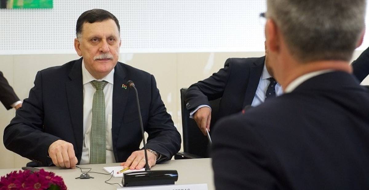 Λιβύη: Ο Σάρατζ αποσύρει την παραίτησή του